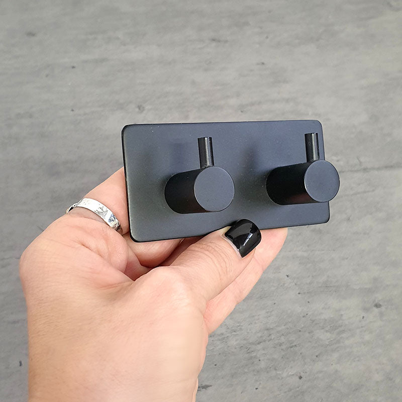 קולב זוגי למגבות סנסה שחור